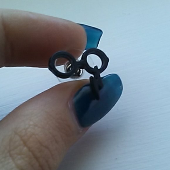 4 pairs Harry Potter Earrings - Picture 2 of 5